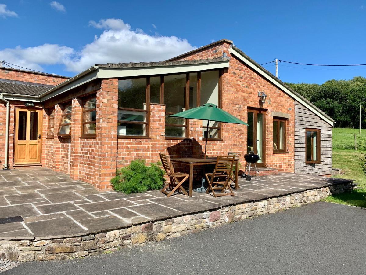 The Old Bull Pen Villa Abergavenny Exterior photo